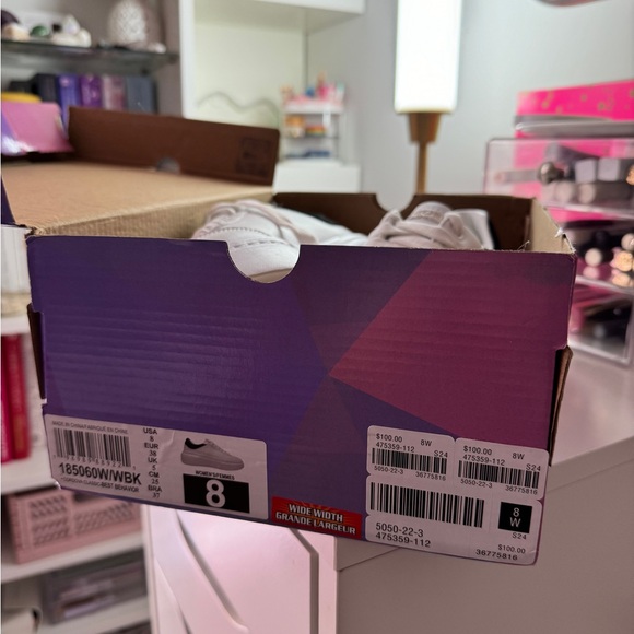 SALE!!!$ NEW Skechers Size 8 Sneakers - Picture 2 of 6